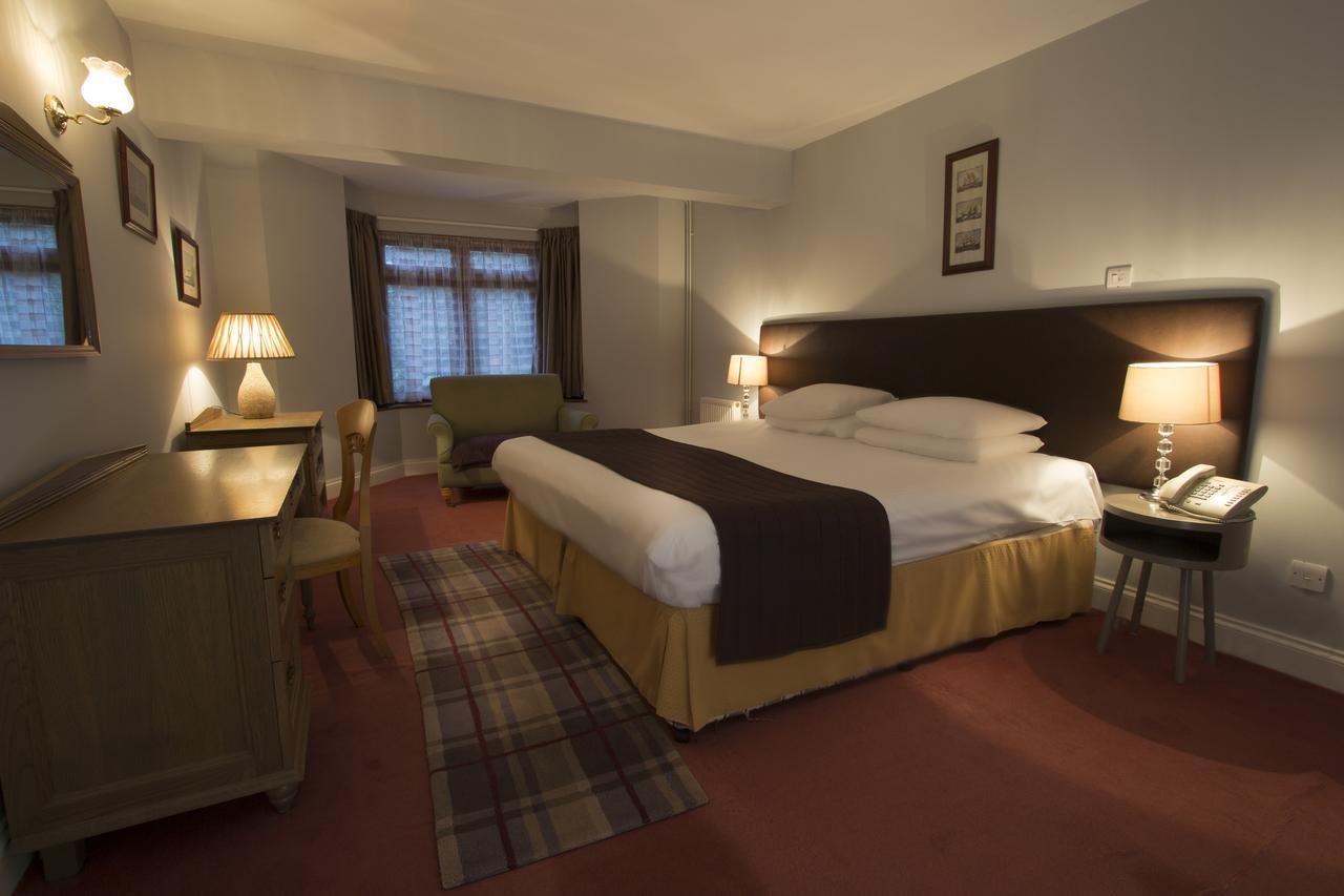 Ghyll Manor Country Hotel Хоршам Экстерьер фото