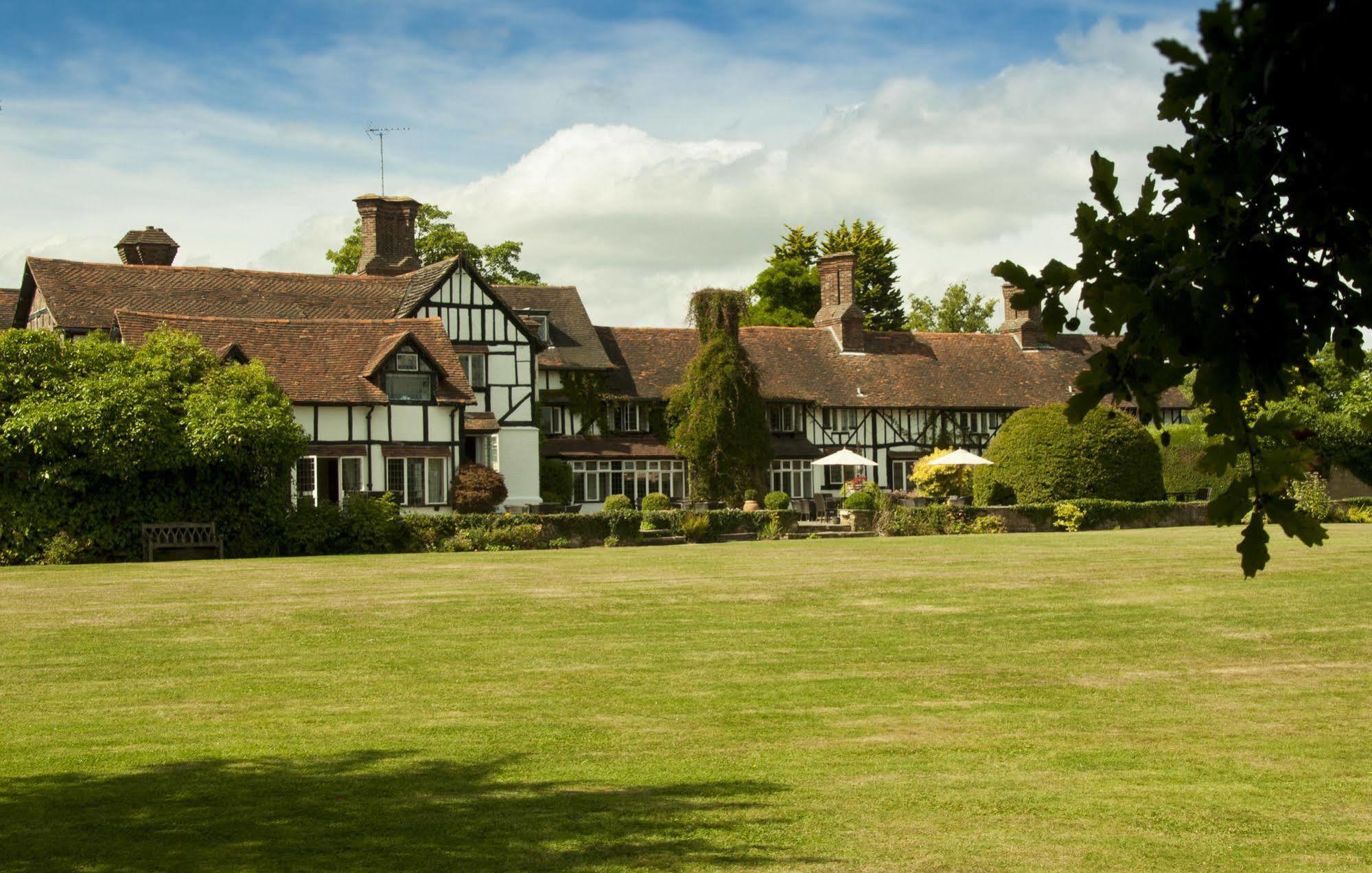 Ghyll Manor Country Hotel Хоршам Экстерьер фото